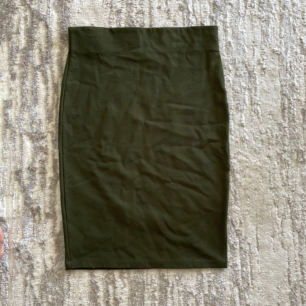 Shinestar Mid-length tube skirt size medium